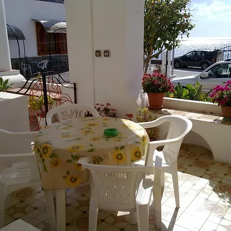 Rosa Pensión Lipari (Isola Lipari)