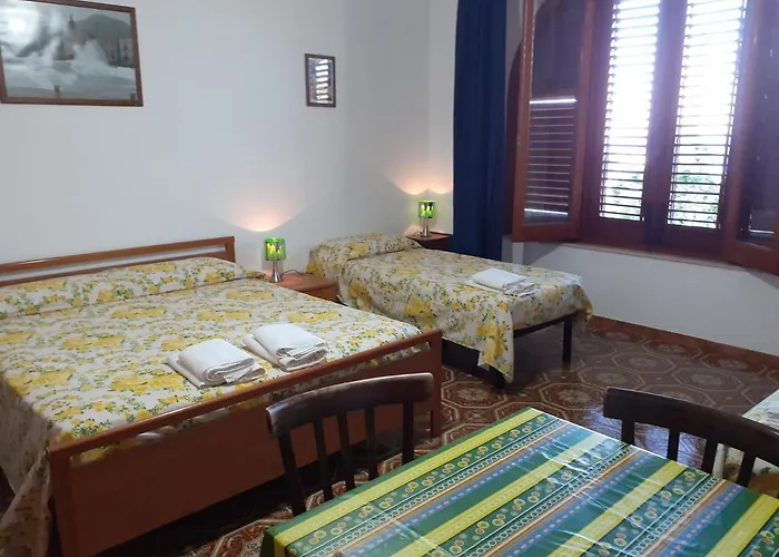 ゲストハウス Rosa 3*